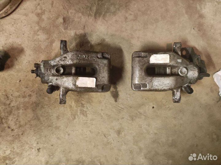 Тормозные суппорта задние Citroen C4