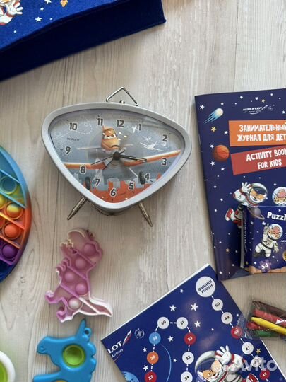 Пакетом :часы будильник и другое