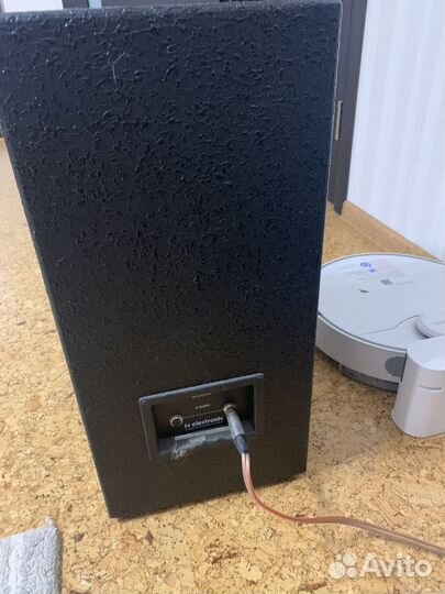 Басовый кабинет TC Elecrteonic