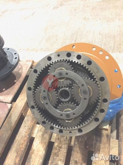 Поворотный редуктор 31M8-10140