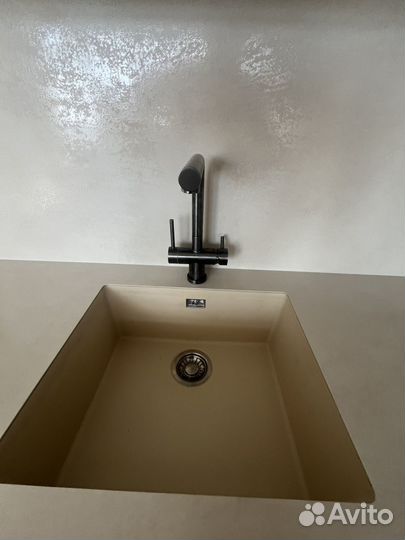 Столешница,раковина- керамогранит