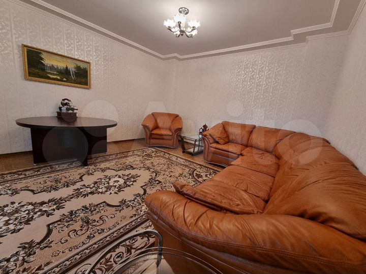 3-к. квартира, 100 м², 3/5 эт.