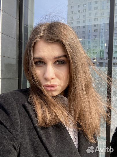 Официантка