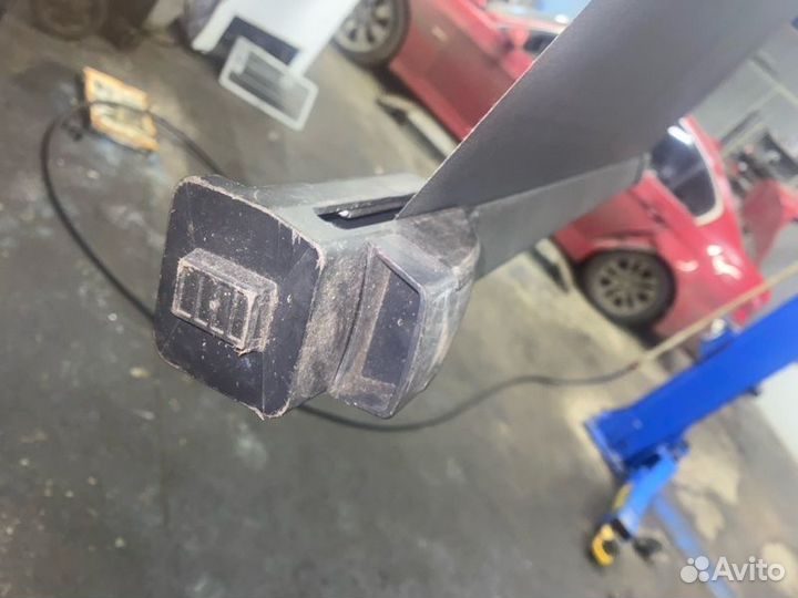 Полка багажника Opel Zafira B 2006