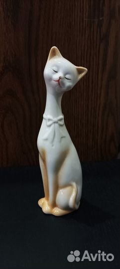 Статуэтка кошечка фарфор