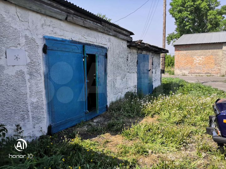 Гараж, > 30 м²