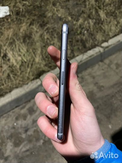 Телефон iPhone 6s