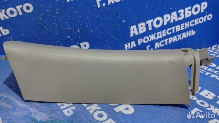 Обшивка задней стойки Toyota Highlander