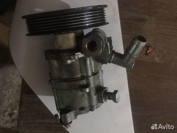 Продам Насос гура Двухконтурный на мерседес м112