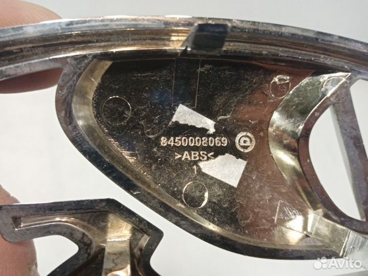 Эмблема передняя LADA Vesta 2015