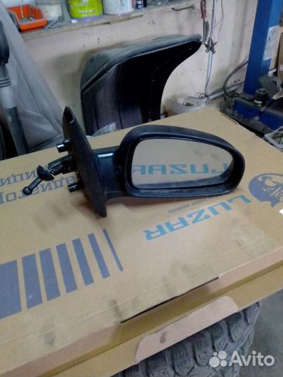 Зеркало правое Chevrolet Aveo T 200