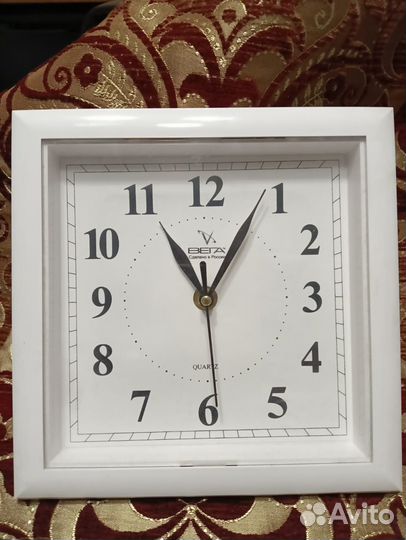 Часы электронные настенные