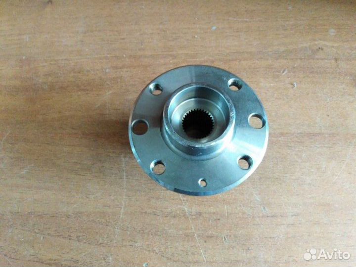 Ступица передняя Volkswagen Golf 1983 - 1999