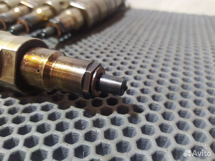 1881565 Комплект форсунок топливных