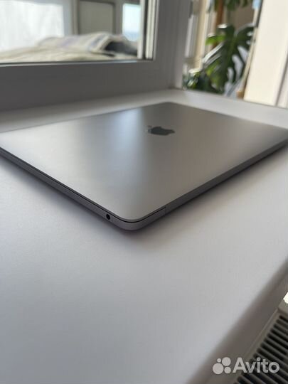 Macbook pro 13 2019 touch bar a2159