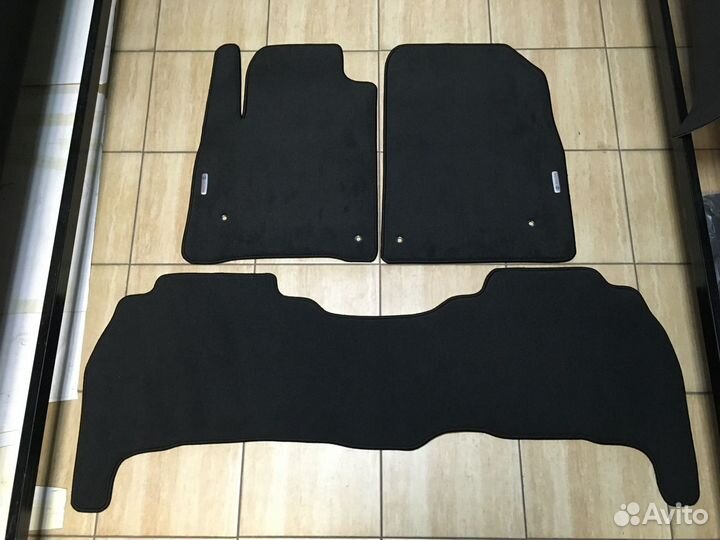 Автоковрики Премиум в Лэнд Крузер 200 доресталинг