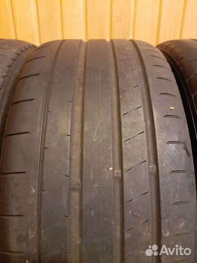 Yokohama Advan Sport V107 245/35 R19