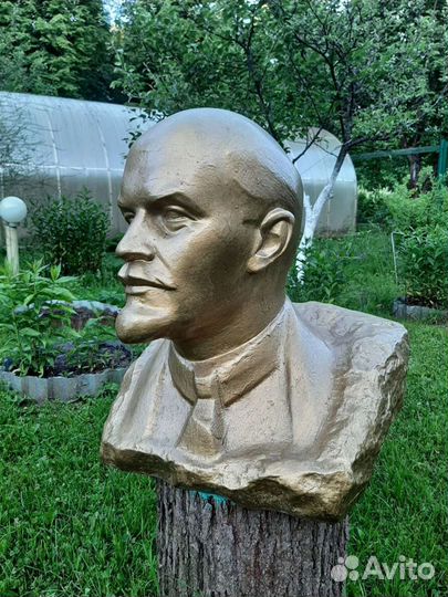 Бюст Ленина