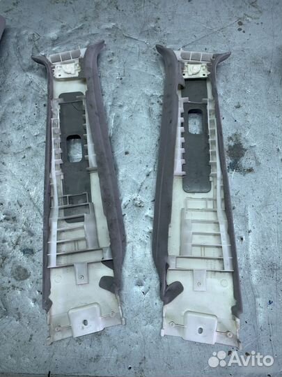 Обшивка стойки Toyota Land Cruiser 100