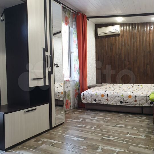 Дом 28 м² на участке 1 сот.