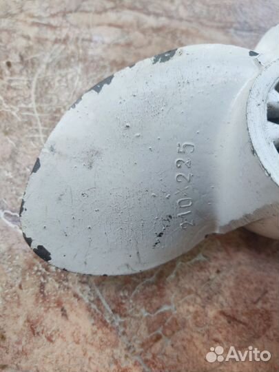 Скоростной винт от лодочного мотора Ветерок-8