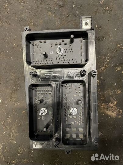 Opel astra H моторный блок предохранителей