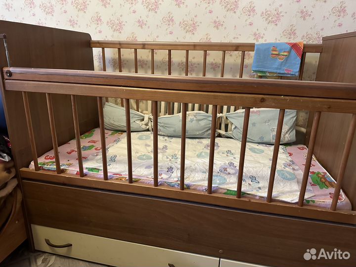 Детская кроватка