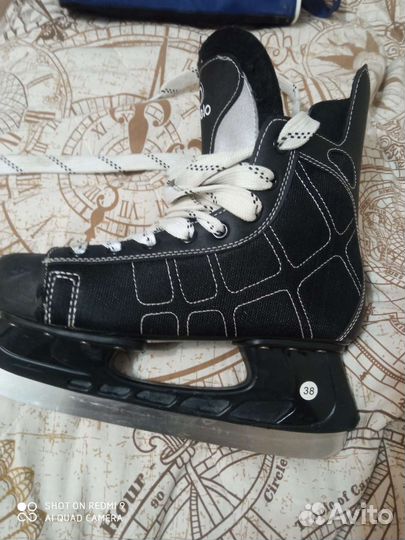 Хоккейные коньки bauer