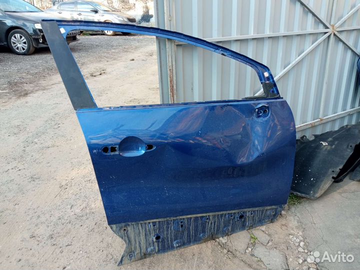 Дверь передняя правая Рено Каптюр