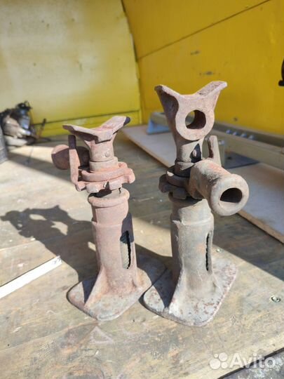 Домкрат винтовой УАЗ