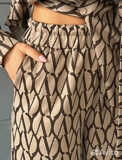 Костюм женский