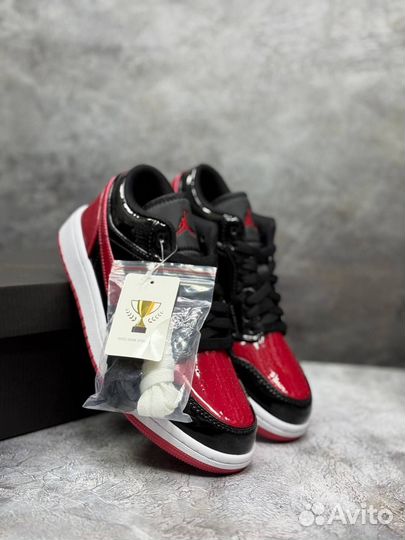 Кроссовки Nike Air Jordan 1 Low женские