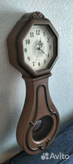 Часы настенные с маятником