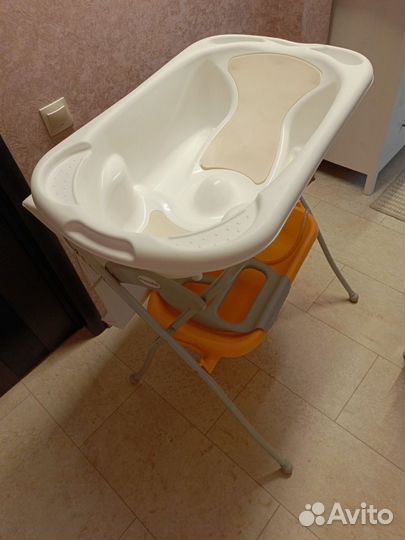 Пеленальный столик с ванночкой premaman