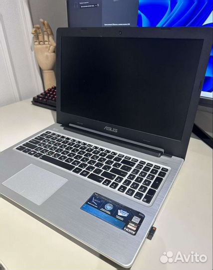 Ноутбук asus