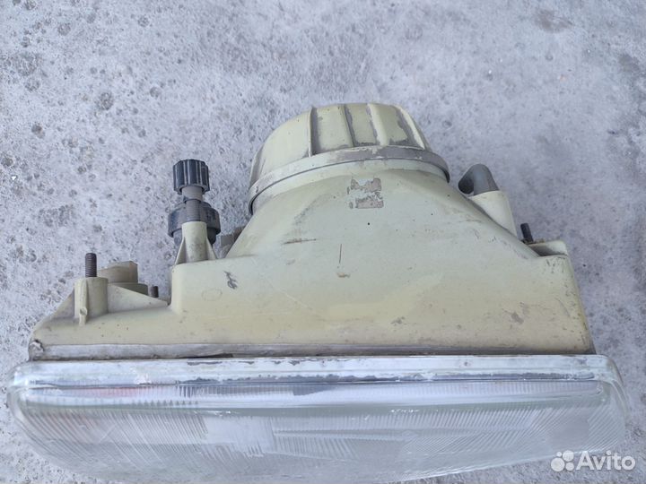 Фара Skoda Forman