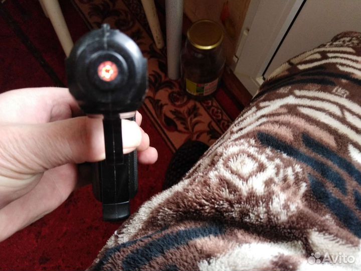 Зажигалка в виде пистолета