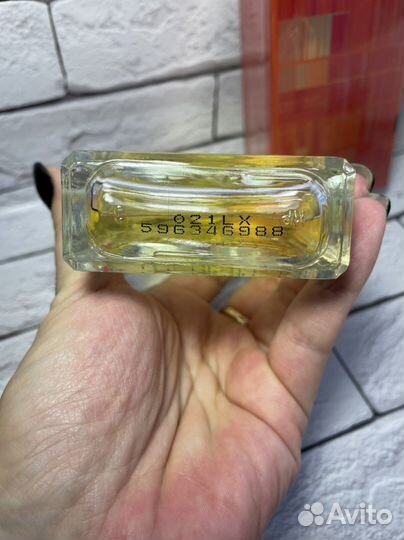 Escentric molecules 04