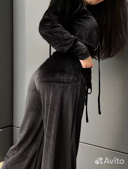 Спортивный костюм женский велюровый