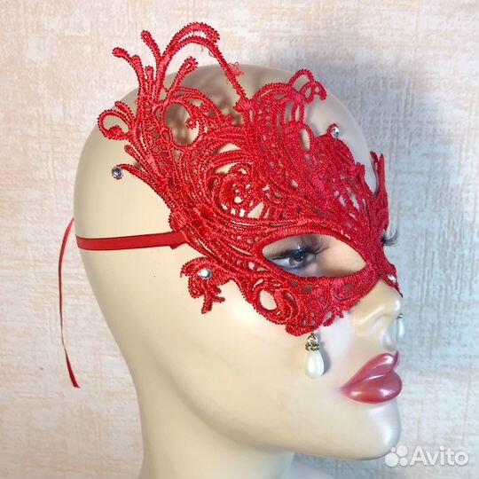 Маска кружевная с жемчугом