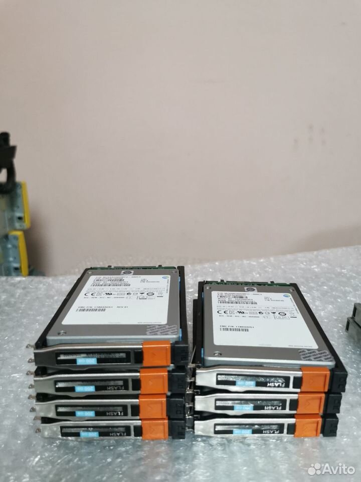 Жесткий диск EMC / SSD EMC