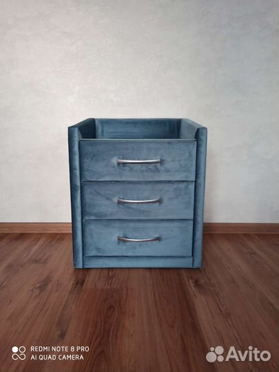 Прикроватная тумбочка