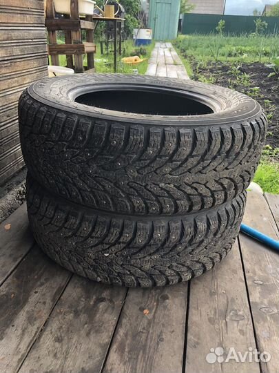 Nokian Tyres Hakkapeliitta 9 SUV 215/65 R16 104