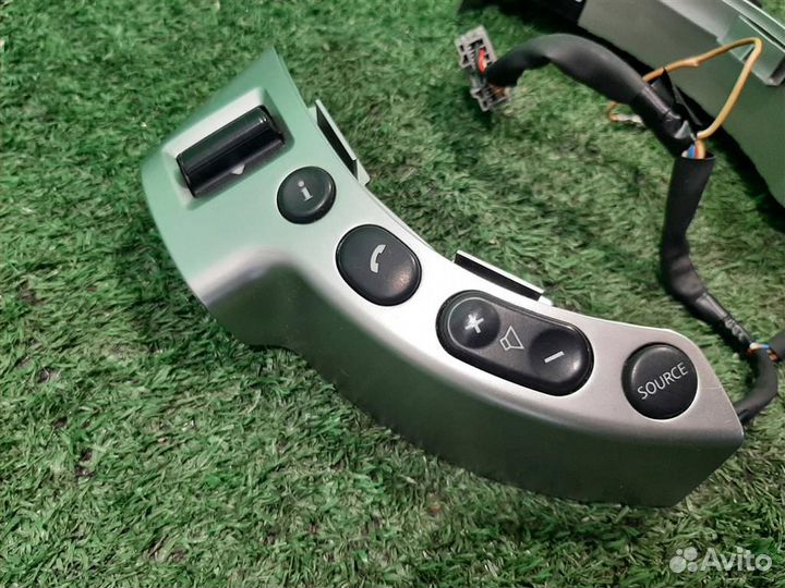 Кнопки мультимедиа на руль Nissan Qashqai J10 2013