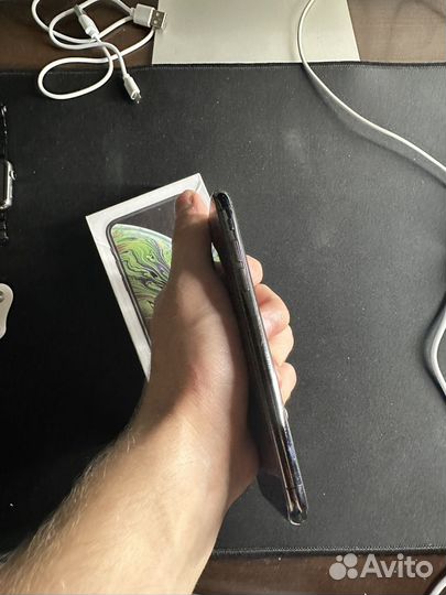 iPhone Xs, 64 ГБ