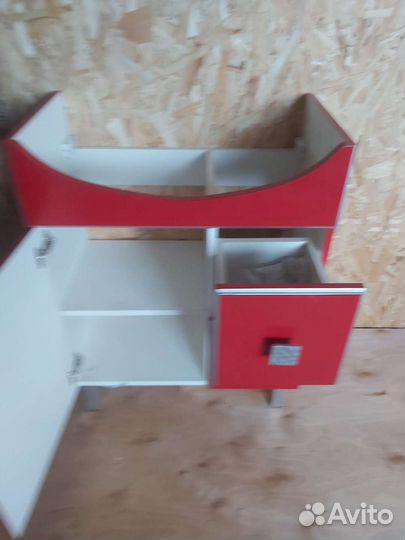 Зеркала и подстолье