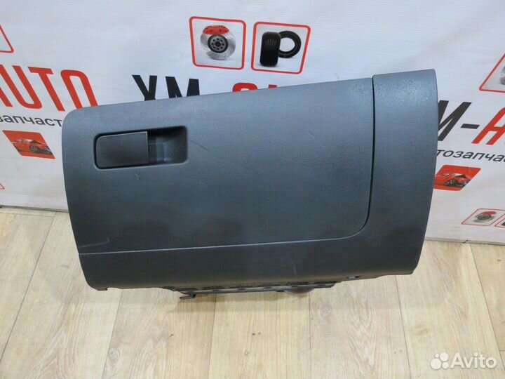 Бардачок Skoda Rapid