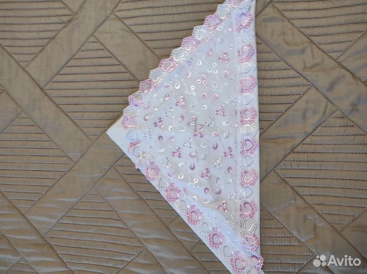Пеленка крестильная с кружевным капюшоном 75*75