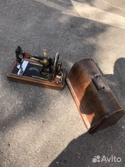 Швейная машина зингер