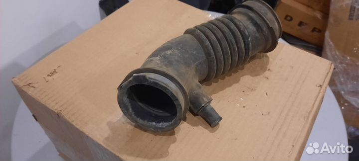 Патрубок воздуш. фильтра Toyota Corolla E150/2006